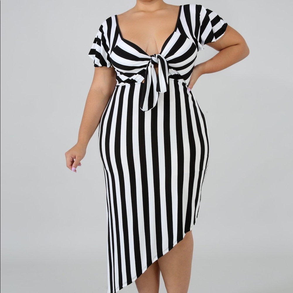 women plus dress/bodycon black&white New!